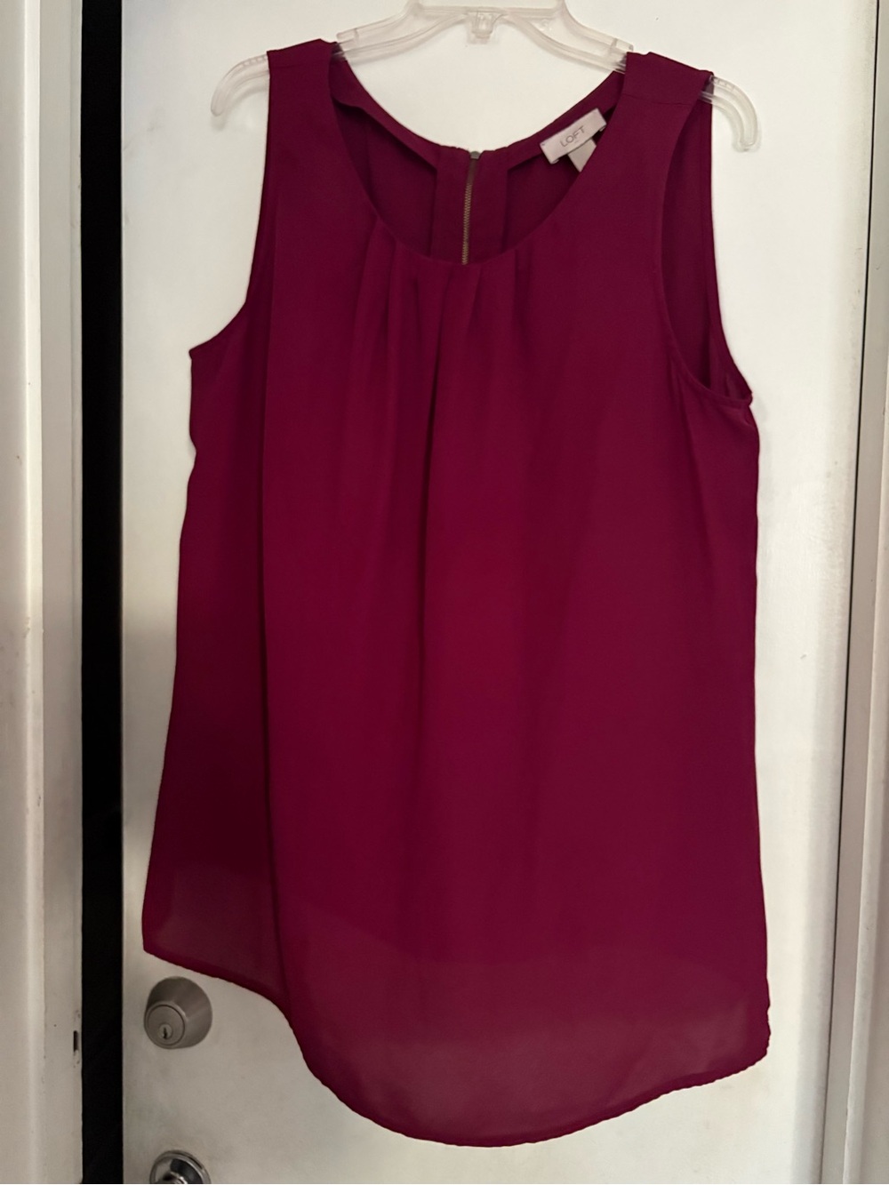 LOFT Women's Sleeveless Pleated Shell Top - Berry size Xl.